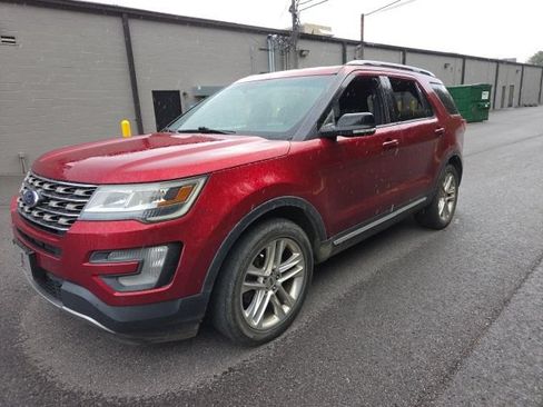 Used 2016 Ford Explorer XLT w/ Equipment Group 202A FWD image 6