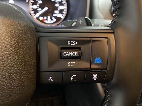 Certified 2026 Nissan Rogue SV AWD/4WD image 9