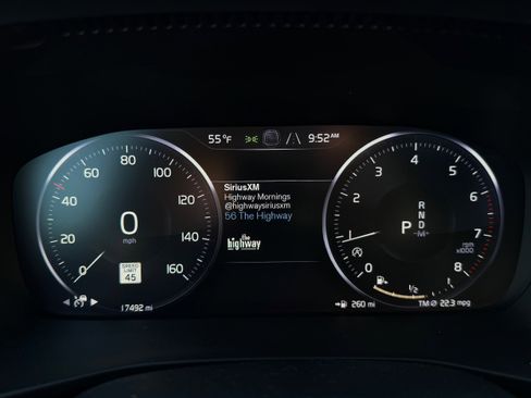 Used 2022 Volvo XC40 T4 R-Design w/ Advanced Package image 18