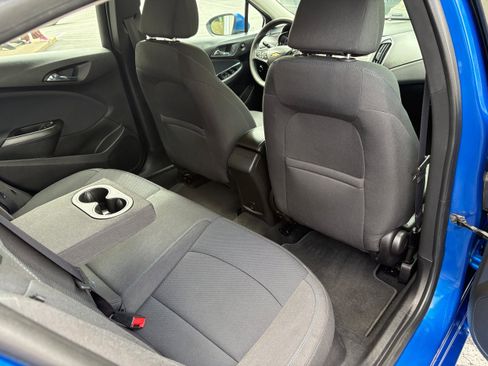Used 2017 Chevrolet Cruze LT w/ Convenience Package FWD image 19