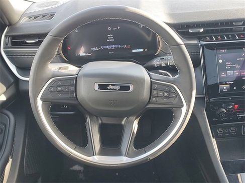 New 2025 Jeep Grand Cherokee L Altitude image 15