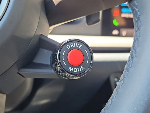 Certified 2025 Porsche 911 Carrera image 18