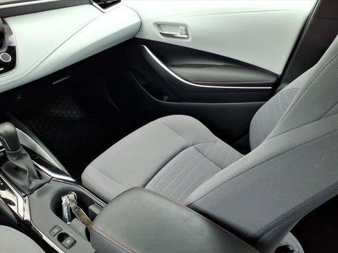 Used 2025 Toyota Corolla SE FWD image 19