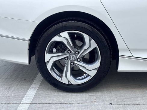 Used 2020 Honda Accord EX image 9