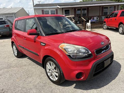 Used 2013 Kia Soul FWD image 6