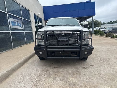 Used 2022 Ford F350 Lariat w/ Lariat Value Package AWD/4WD image 3