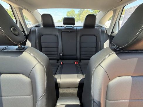 Used 2023 Volkswagen Jetta SE w/ Panoramic Sunroof Package FWD image 22