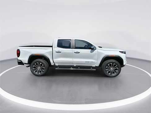 New 2026 GMC Canyon Denali image 9
