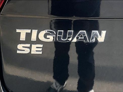 Used 2020 Volkswagen Tiguan SE FWD image 10