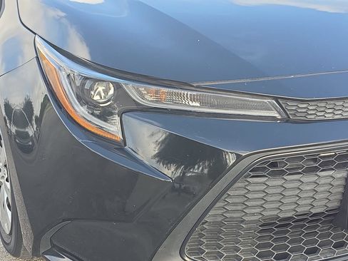 Used 2022 Toyota Corolla LE FWD image 26