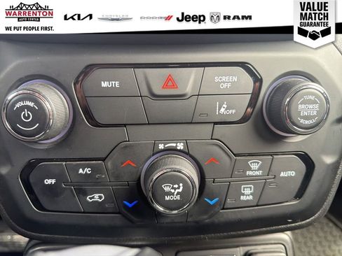 Used 2023 Jeep Renegade Trailhawk AWD/4WD image 21