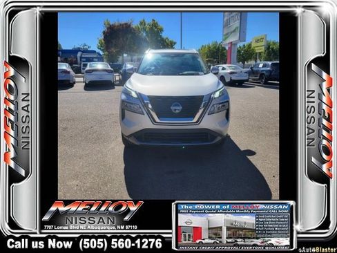 Used 2023 Nissan Rogue SL image 5