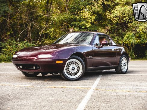 Used 1995 MAZDA MX-5 Miata M-Edition image 2