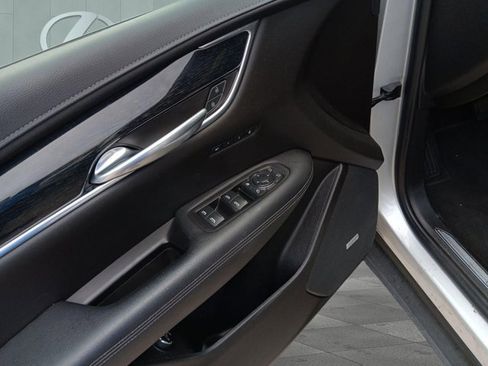 Used 2020 Cadillac XT5 Premium Luxury w/ LPO, Floor Liner Package image 10