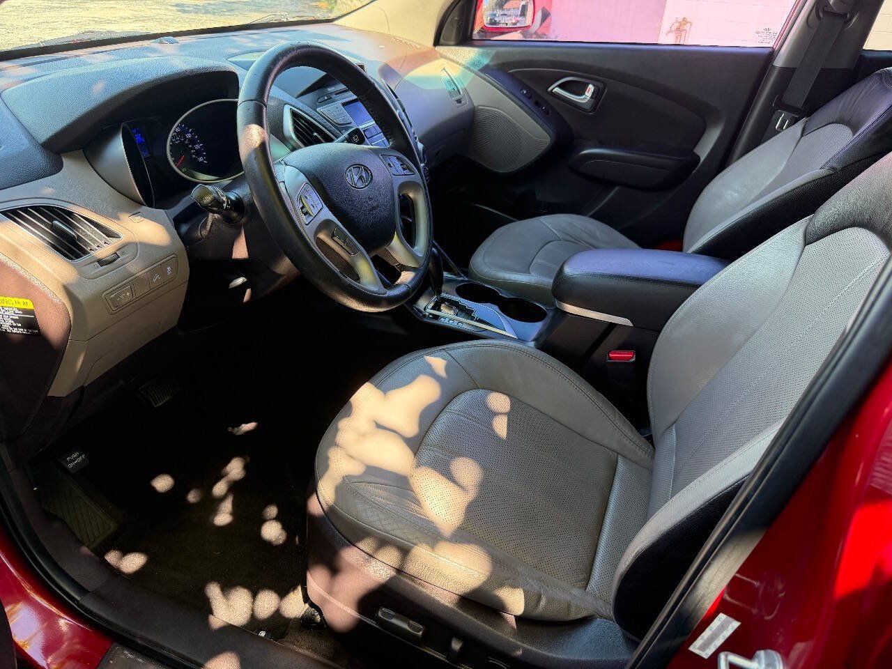 Used 2013 Hyundai Tucson Limited FWD image 6