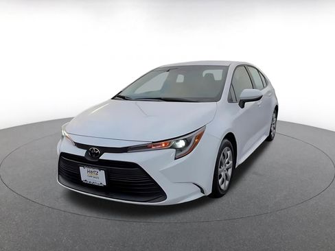 Used 2025 Toyota Corolla LE image 7