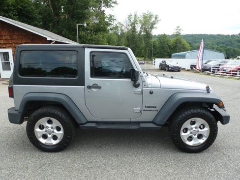 Used 2014 Jeep Wrangler Sport AWD/4WD image 6
