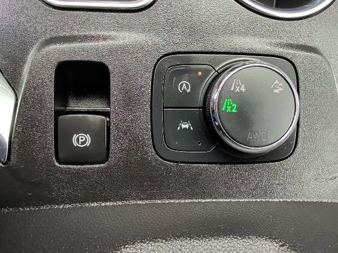 Used 2023 Chevrolet Traverse RS AWD/4WD image 19