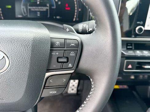 Used 2026 Toyota Camry SE FWD image 9