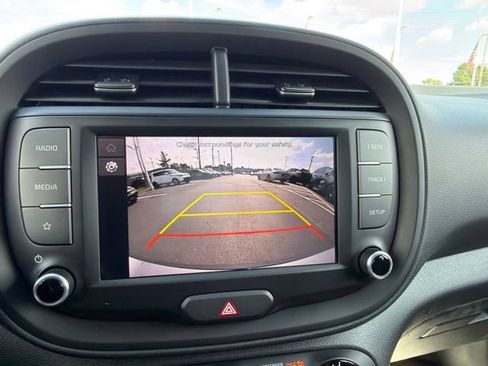 Used 2025 Kia Soul LX w/ LX Technology Package FWD image 41