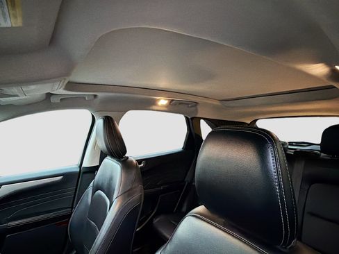 Used 2021 Ford Escape SEL image 27