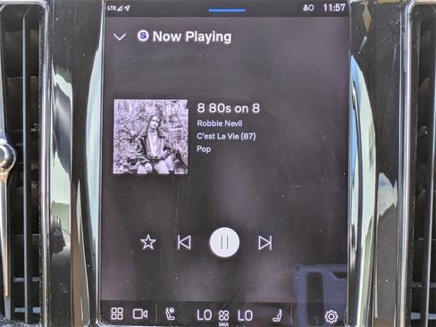 Certified 2022 Volvo XC60 B6 Inscription w/ Advanced Package image 18