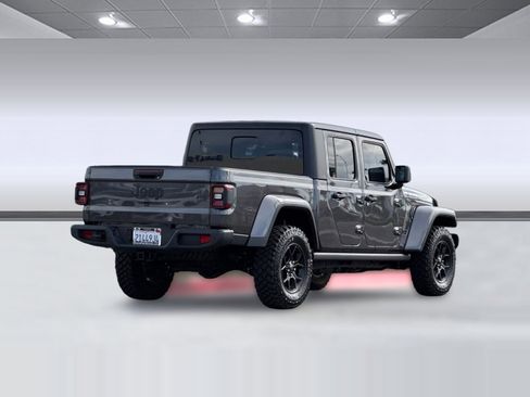 Used 2025 Jeep Gladiator Sport AWD/4WD image 8