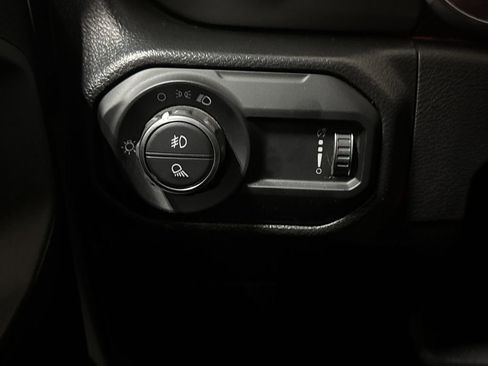 Used 2023 Jeep Gladiator Sport image 18