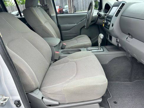 Used 2019 Nissan Frontier SV RWD image 10