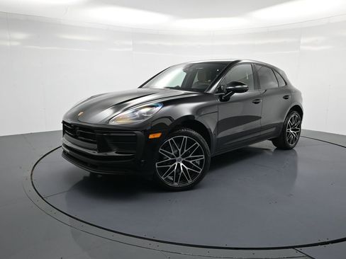 Used 2026 Porsche Macan AWD/4WD image 1