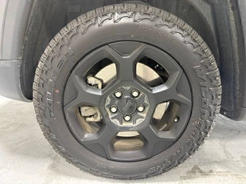 Used 2023 Jeep Compass Trailhawk w/ Trailhawk Elite Group AWD/4WD image 11