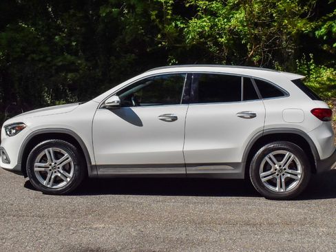 Used 2021 Mercedes-Benz GLA 250 4MATIC image 4