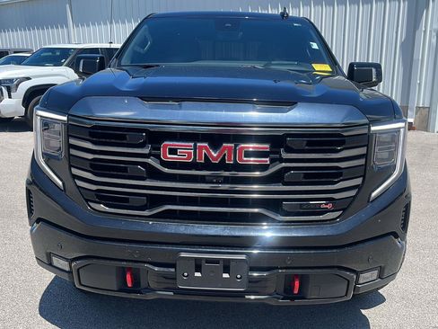 Used 2023 GMC Sierra 1500 AT4 w/ Technology Package AWD/4WD image 2