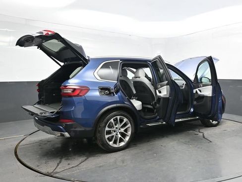 Used 2023 BMW X5 xDrive40i w/ Premium Package image 49