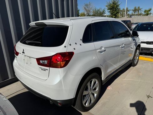 Used 2015 Mitsubishi Outlander Sport SE image 4