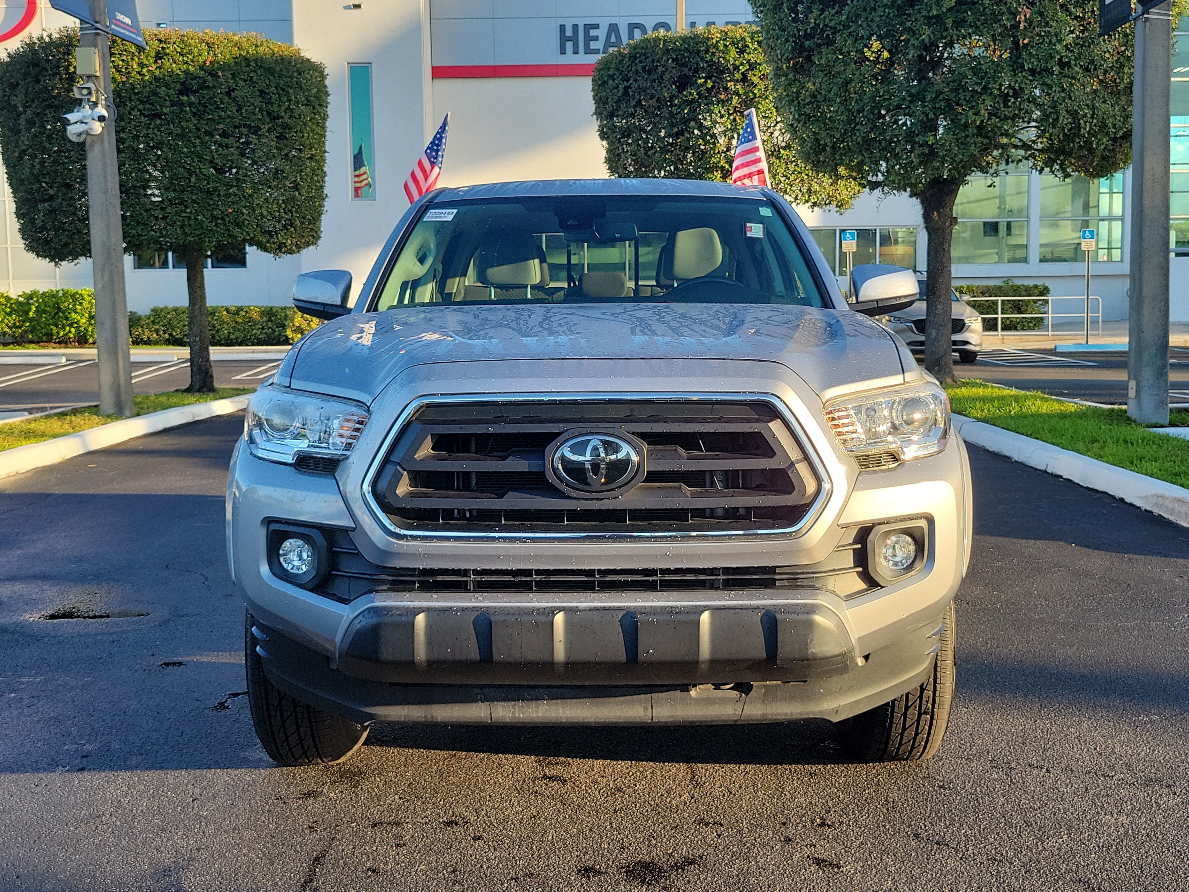 Used 2021 Toyota Tacoma SR5 RWD image 4