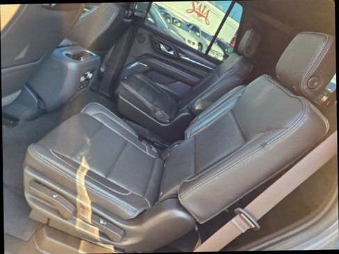 Used 2021 GMC Yukon Denali w/ Denali Ultimate Package AWD/4WD image 17