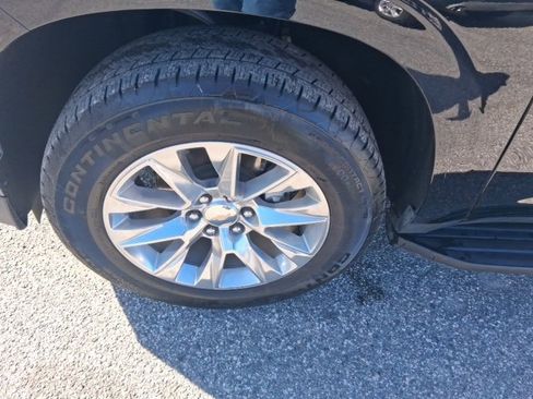 Certified 2025 Chevrolet Suburban Premier image 6