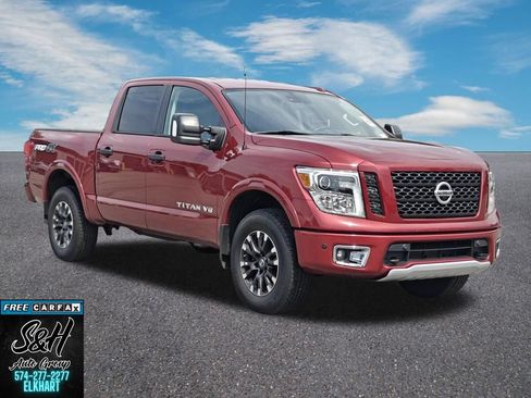 Used 2018 Nissan Titan PRO-4X w/ Pro-4x Convenience Package AWD/4WD image 3