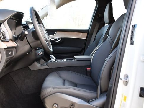 Certified 2025 Volvo XC90 B5 Plus image 12