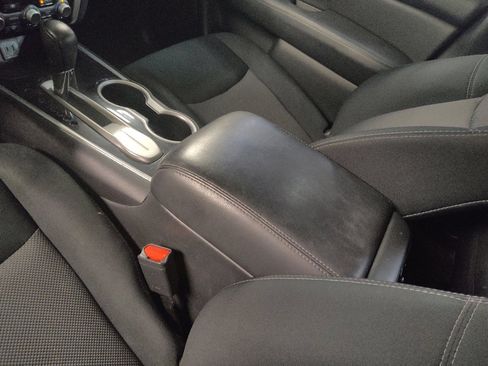 Used 2019 Nissan Pathfinder SV FWD image 26