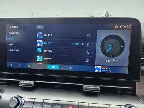 Used 2024 Hyundai Kona SE image 10