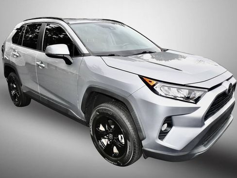 Used 2021 Toyota RAV4 XLE w/ Convenience Package AWD/4WD image 9