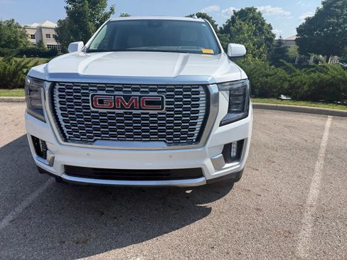 Used 2023 GMC Yukon Denali w/ LPO, Floor Liner Package AWD/4WD image 2