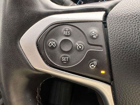 Used 2023 Chevrolet Traverse LT AWD/4WD image 16