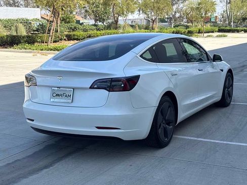 Used 2020 Tesla Model 3 Standard Range Plus RWD image 3