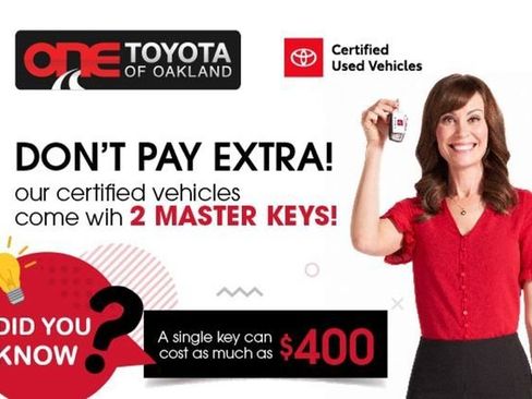 Used 2025 Toyota Camry SE image 11