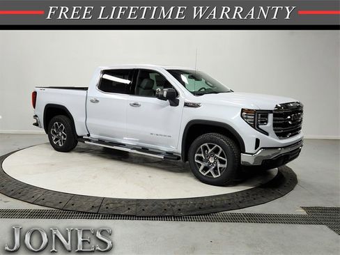 New 2026 GMC Sierra 1500 SLT image 1