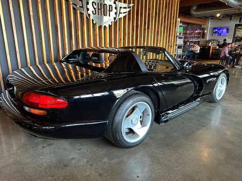Used 1995 Dodge Viper RT/10 image 3