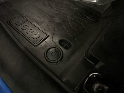 Used 2024 Jeep Wrangler Unlimited Sport AWD/4WD image 27